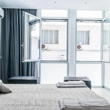 Naples & Love Rooms *