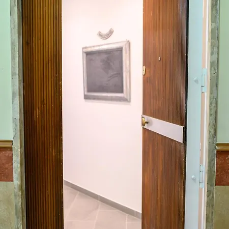 Naples & Love Rooms Pensión